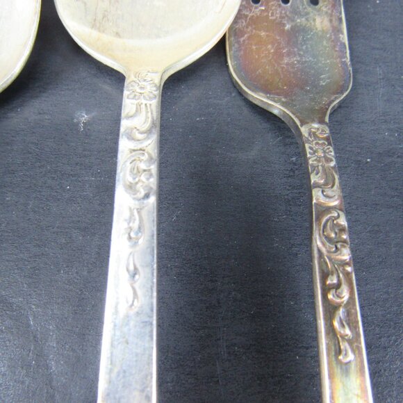 1881 Rogers Oneida Ltd Vinland Satin Stainless Flatware 1 Knife 2 Spoon 1 Fork - Picture 6 of 8